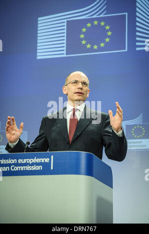 Brüssel, Belgien. 29. Januar 2014. Ministerpräsident von Italien Enrico Letta während einer Pressekonferenz nach einem Treffen in der Heaquarters der EU-Kommission in Brüssel auf 29.01.2014 Kommission Anlagen Regierung tritt die EU für die wöchentlichen Seminar der Institution. von Wiktor Dabkowski/Dpa/Alamy Live News Stockfoto