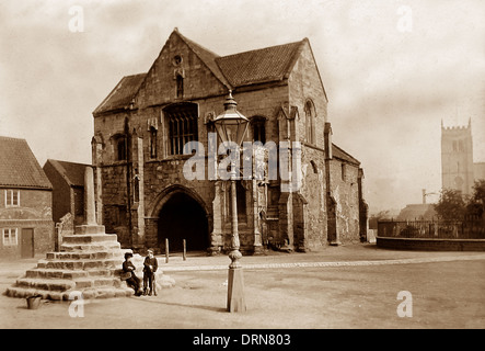 Worksop Market Cross und Torhaus viktorianische Periode Stockfoto