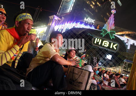 Bangkok, Thailand, 29. Januar 2014. Anti-Regierungs-Demonstranten während einer Kundgebung an Pathumwan Kreuzung. Thailands Regierung Dienstag angekündigt, dass es mit einer Wahl an diesem Wochenende trotz einer Opposition Boykott, Monate von Protesten und die Wahrscheinlichkeit, dass mehr Gewalt in politischen Krise des Landes vorangehen wird. Bildnachweis: John Vincent/Alamy Live-Nachrichten Stockfoto