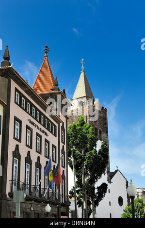 Funchal Madeira Banco da Madeira und Se Catedral Funchal Stockfoto