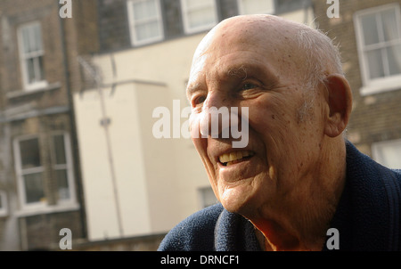 Sir Stirling Moss zu Hause in London Stockfoto