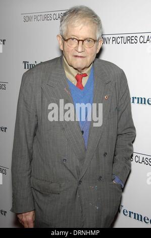 Los Angeles, CA, USA. 29. Januar 2014. David Hockney im Ankunftsbereich für Tims VERMEER Premiere, Pacific Design Center, Los Angeles, CA 29. Januar 2014. Bildnachweis: Michael Germana/Everett Collection/Alamy Live-Nachrichten Stockfoto