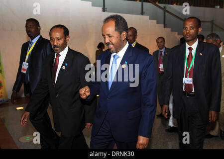 Addis Abeba, Äthiopien. 30. Januar 2014. Somalischer Präsident Hassan Sheikh Mohamoud (R, vorne) nimmt an der feierlichen Eröffnung der 22. Gipfeltreffen der Afrikanischen Union in Addis Abeba, Äthiopien, 30. Januar 2014. 22. Gipfeltreffen der Afrikanischen Union eröffnet in Äthiopiens Hauptstadt am Donnerstag mit Rallyesport Anrufe für den Kontinent Frieden und verwandeln die Landwirtschaft zur Beseitigung der Armut und Entwicklung zu beschleunigen. Bildnachweis: Meng Chenguang/Xinhua/Alamy Live-Nachrichten Stockfoto