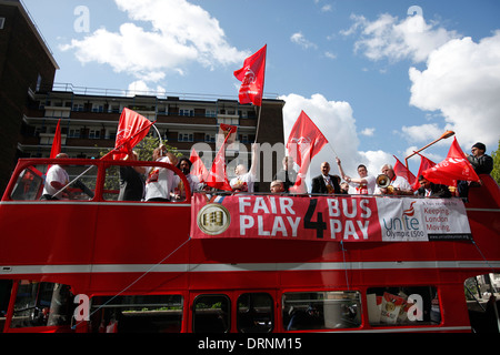 Dienstfrei protestieren Busfahrer vor der TFL-zentrale Stockfoto