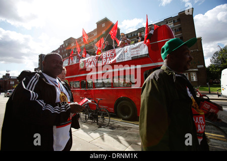 Dienstfrei protestieren Busfahrer vor der TFL-zentrale Stockfoto