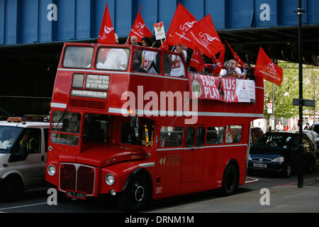 Dienstfrei protestieren Busfahrer vor der TFL-zentrale Stockfoto