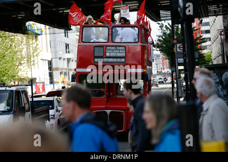 Dienstfrei protestieren Busfahrer vor der TFL-zentrale Stockfoto