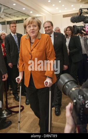 Berlin, Deutschland. 29. Januar 2014. Deutsche Bundeskanzlerin Angela Merkel (CDU) hielt eine Rede auf der Eröffnungsfeier des neuen Präsidenten der deutschen Haus der Handwerker (Zentralverbands des Deutschen Handwerks - ZDH), Hans Peter Woolseifer in Berlin am 29. Januar 2014. Goncalo Silva/NurPhoto/ZUMAPRESS.com/Alamy © Live-Nachrichten Stockfoto