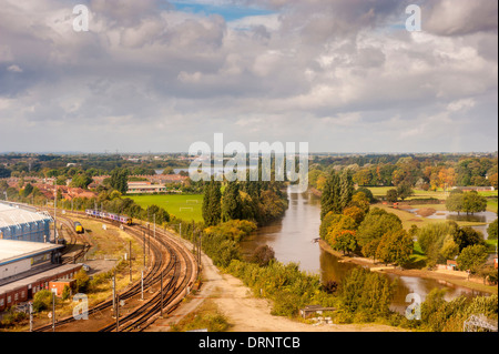 Erhöhten Blick auf Fluss Ouse in York und Überschwemmungsgebieten zu beiden Seiten. Stockfoto