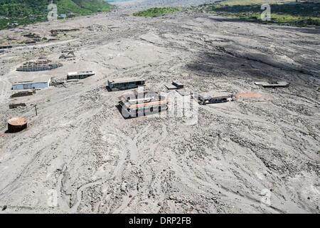 Blick auf Haus Ruinen in einem erstarrten Lavastrom auf der Insel Montserrat in der Nähe von Vulcano SoufriÃ re Hügel. -Oktober 2013. Stockfoto