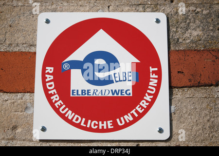 Zeichen für Fluss Elbe cycle Route, Brandenburg, Deutschland, Europa Stockfoto