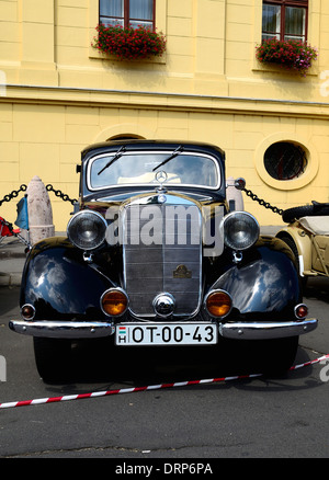 Oldtimer Fahrzeuge parade Szeged Ungarn Sommer 2013 Stockfoto