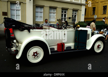 Oldtimer Fahrzeuge parade Szeged Ungarn Sommer 2013 Stockfoto