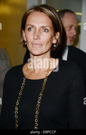 London UK, 30. Januar 2014: Saffron Aldridge kommt am starten von Amanda Wakeley Flagship Store 18 Albemarle Street - VIP-Vorderseite, London, Foto: siehe Li/Alamy Live News Stockfoto