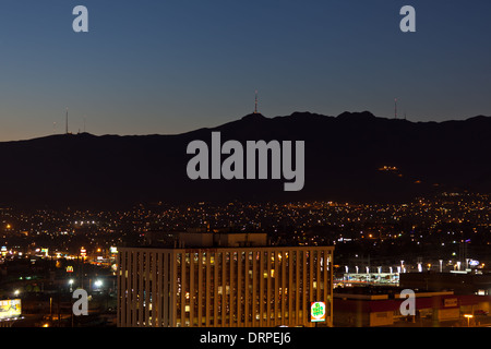 Blick von El Paso, TX von der Spitze eines Bürogebäudes. Stockfoto