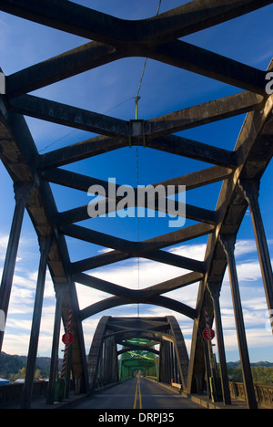 Umpqua River Bridge, Reedsport, Pacific Coast Scenic Byway, Oregon Stockfoto