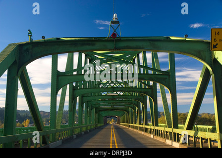 Umpqua River Bridge, Reedsport, Pacific Coast Scenic Byway, Oregon Stockfoto