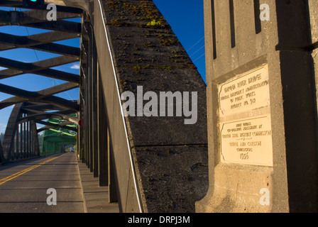 Umpqua River Bridge Plaque, Reedsport, Pacific Coast Scenic Byway, Oregon Stockfoto