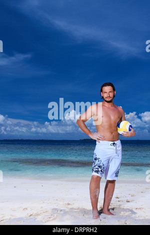 Gut aussehender Mann auf den Malediven Stockfoto