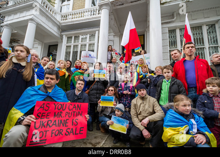 Britische Basis Ukrainer Solidarität Protest März in London Euromajdan Bewusstsein für die andauernden Proteste in Kiew, Ukraine Stockfoto