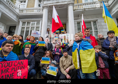 Britische Basis Ukrainer Solidarität Protest März in London Euromajdan Bewusstsein für die andauernden Proteste in Kiew, Ukraine Stockfoto