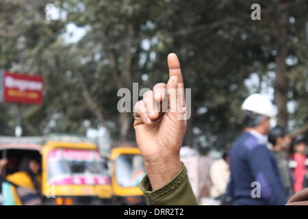 Südlichen Gandhi Maidan, Patna, Bihar, Indien, 31. Januar 2014. Lehrer von Kasturba Gandhi Balika Vidhayalaya beginnen State Level Demo März am Freitag Winternachmittag, Bihar Chief Minister im Sekretariat von Gandhi Maidan, ihre unterschiedlichen Anforderungen vorzulegen, die Job Regularisierung Mutterschaft verlassen, Leistungsregeln, freiwillige Übertragung, Pension, feste Arbeitszeiten, feste verlassen und verbesserte Tarifgruppe enthalten. Bildnachweis: RUPA GHOSH/Alamy Live-Nachrichten Stockfoto