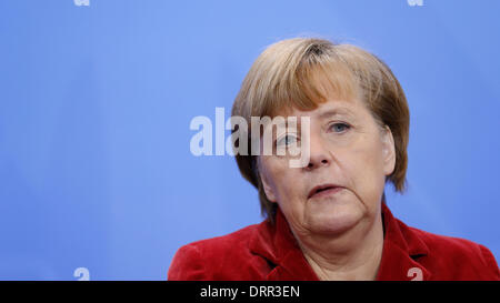 Berlin, Deutschland. 31. Januar 2014. Bundeskanzlerin Merkel empfängt ihn die polnische Premierminister Donald Tusk im Kanzleramt. Bundeskanzlerin Merkel und Ministerpräsident Tusk geben eine gemeinsame Pressekonferenz zu den Themen: die Situation in der Ukraine sowie bilaterale und Europolitical sind. / Bild: Deutschland Bundeskanzlerin Merkel. Bildnachweis: Reynaldo Chaib Paganelli/Alamy Live-Nachrichten Stockfoto