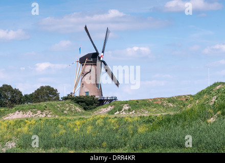 Windmühle de Goede Hoop in Holland Dorf Hellevoetsluis Stockfoto