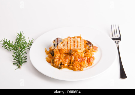 Sauerkraut in polnische Art mit geräuchertem Fleisch Stockfoto