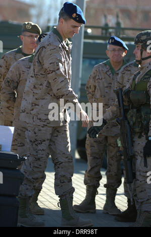 Paracuellos de Jarama, Spanien. 30. Januar 2014. Prinz Felipe von Spanien besucht die Fallschirmspringer Brigada "Almogavares VI" an seinem 46. Geburtstag am 30. Januar 2014 in Spanien Kredit Paracuellos de Jarama: Dpa picture-Alliance/Alamy Live News Stockfoto