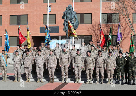 Paracuellos de Jarama, Spanien. 30. Januar 2014. Prinz Felipe von Spanien besucht die Fallschirmspringer Brigada "Almogavares VI" an seinem 46. Geburtstag am 30. Januar 2014 in Spanien Kredit Paracuellos de Jarama: Dpa picture-Alliance/Alamy Live News Stockfoto