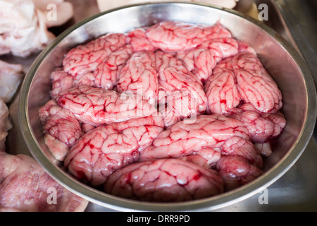 Schweine Gehirne auf Verkauf an den Dong Ba Markt in Hue Vietnam Stockfoto