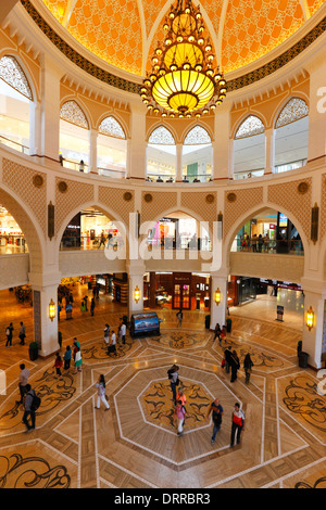 Dubai Mall, Innenstadt. Die weltweit größte Shopping-Mall. Stockfoto