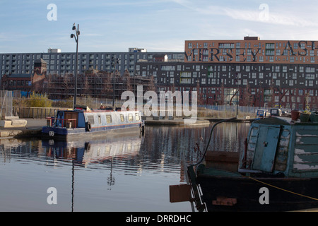 Neuen Kanal Becken Liegeplätze und künstlichen See zwischen Ashton und Rochdale Kanäle Ancoats neue Islington Manchester England Stockfoto