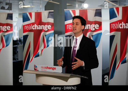 Ed Miliband, Führer der Arbeiterpartei, hält eine Rede auf das Banking bei der Co-Operative Bank in London 9. Juli 2012. Stockfoto