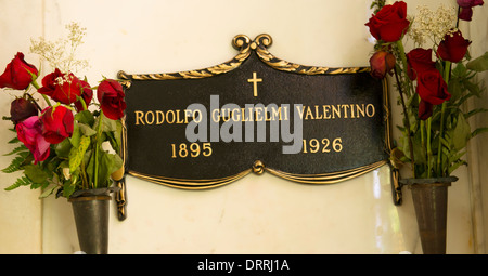 Rudolph Valentinos Krypta in der Hollywood Forever Cemetery Hollywood LA California Stockfoto