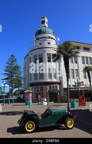 Art Deco Napier, Hooters Vintage & Classic Fahrzeug mieten, T & G Gebäude, 1 Emerson Street und Marine Parade, Napier, Neuseeland Stockfoto