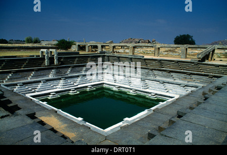 Hampi Karnataka Indien trat Tank in Mahanavami Dibba (Haus des Sieges) Stockfoto