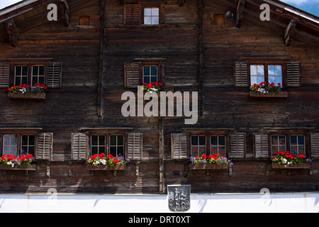 Rathaus, Haus Jeuch, Rathaus erbaut 1680 in Klosters, Graubünden, Schweiz Stockfoto