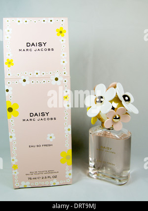 Eine Flasche Parfum Daisy. Stockfoto