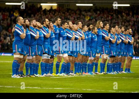 Cardiff, Wales. 1. Februar 2014. Die italienische Nationalhymne während des sechs-Nationen-Spiels zwischen Wales und Italien aus dem Millennium Stadium. Bildnachweis: Aktion Plus Sport/Alamy Live-Nachrichten Stockfoto