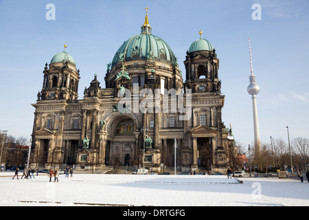 Dom und Fernsehturm im Winter, Berlin, Deutschland Stockfoto