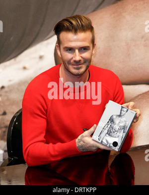 David Beckham besucht die Einführung seiner neuen Bodywear-Range auf der H & M Super Bowl Veranstaltung im H & M Times Square. Stockfoto