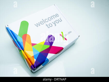 Mountain View, Kalifornien, USA. 31. Januar 2014. 23andMe ist eine privat geführte California direkt an Verbraucher persönlichen genetischen/Abstammung Tests und tracking-Service wo liefern Bewerber durch einen speziell angefertigten Kunststoff Fangrohr eine Speichelprobe, die sie per Post an die Gesellschaft zurückgeben. Über den Sommer 2013 der Federal Drug Administration 23andMe, zusammen mit mehreren anderen Unternehmen, die ähnliche Dienstleistungen angewiesen, um marketing und liefert individuelle Gesundheit und Krankheit Informationen basierend auf ihre Erkenntnisse vom Client nicht mehr geliefert Speichelproben. In einer Vereinbarung mit th Stockfoto