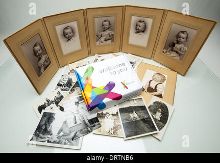 Mountain View, Kalifornien, USA. 31. Januar 2014. 23andMe ist eine privat geführte California direkt an Verbraucher persönlichen genetischen/Abstammung Tests und tracking-Service wo liefern Bewerber durch einen speziell angefertigten Kunststoff Fangrohr eine Speichelprobe, die sie per Post an die Gesellschaft zurückgeben. Über den Sommer 2013 der Federal Drug Administration 23andMe, zusammen mit mehreren anderen Unternehmen, die ähnliche Dienstleistungen angewiesen, um marketing und liefert individuelle Gesundheit und Krankheit Informationen basierend auf ihre Erkenntnisse vom Client nicht mehr geliefert Speichelproben. In einer Vereinbarung mit th Stockfoto