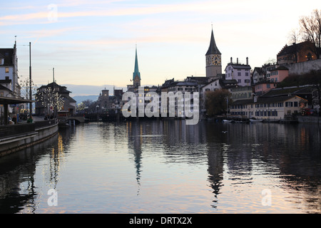 Abends Blick auf Zürich, Schweiz Stockfoto