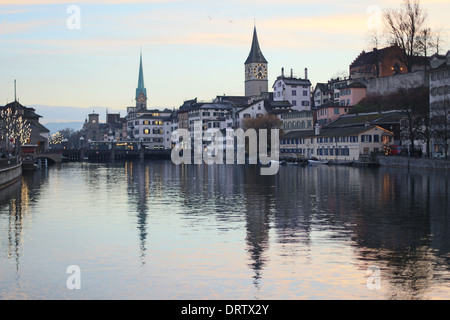 Abends Blick auf Zürich, Schweiz Stockfoto