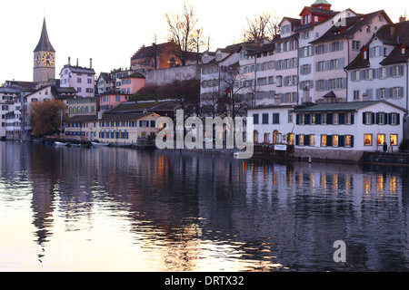 Abends Blick auf Zürich, Schweiz Stockfoto