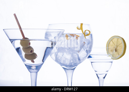 Cocteles, Gintonic, Martini isoliert über whitebackground Stockfoto