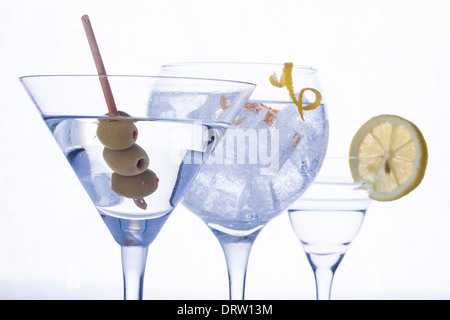 Cocteles, Gintonic, Martini isoliert über whitebackground Stockfoto